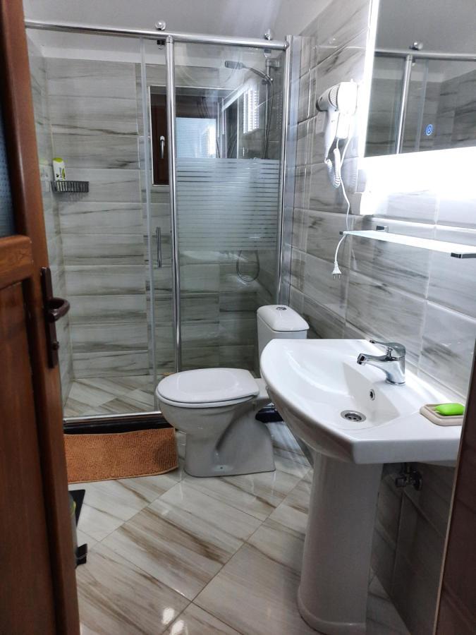 Vila Alexander B&B 瓦勒博内 外观 照片