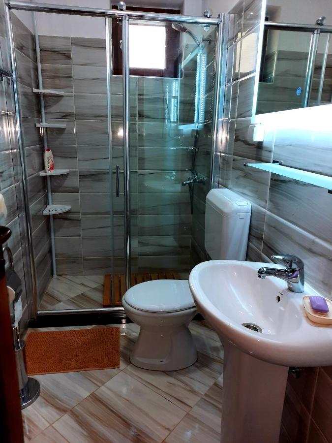 Vila Alexander B&B 瓦勒博内 外观 照片