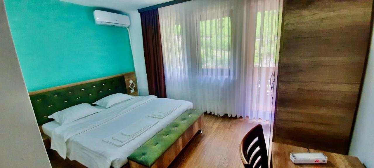 Vila Alexander B&B 瓦勒博内 外观 照片