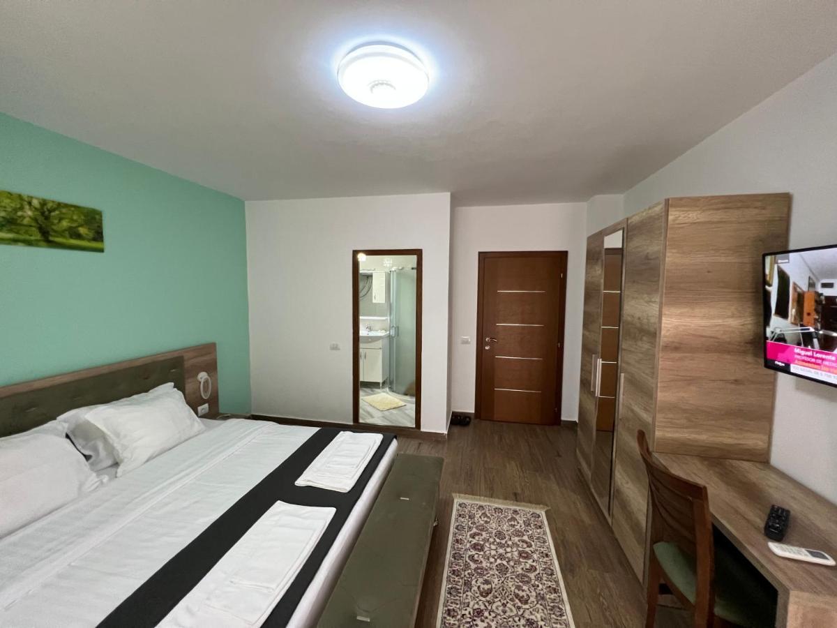Vila Alexander B&B 瓦勒博内 外观 照片