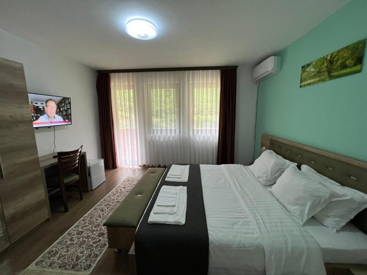 Vila Alexander B&B 瓦勒博内 外观 照片