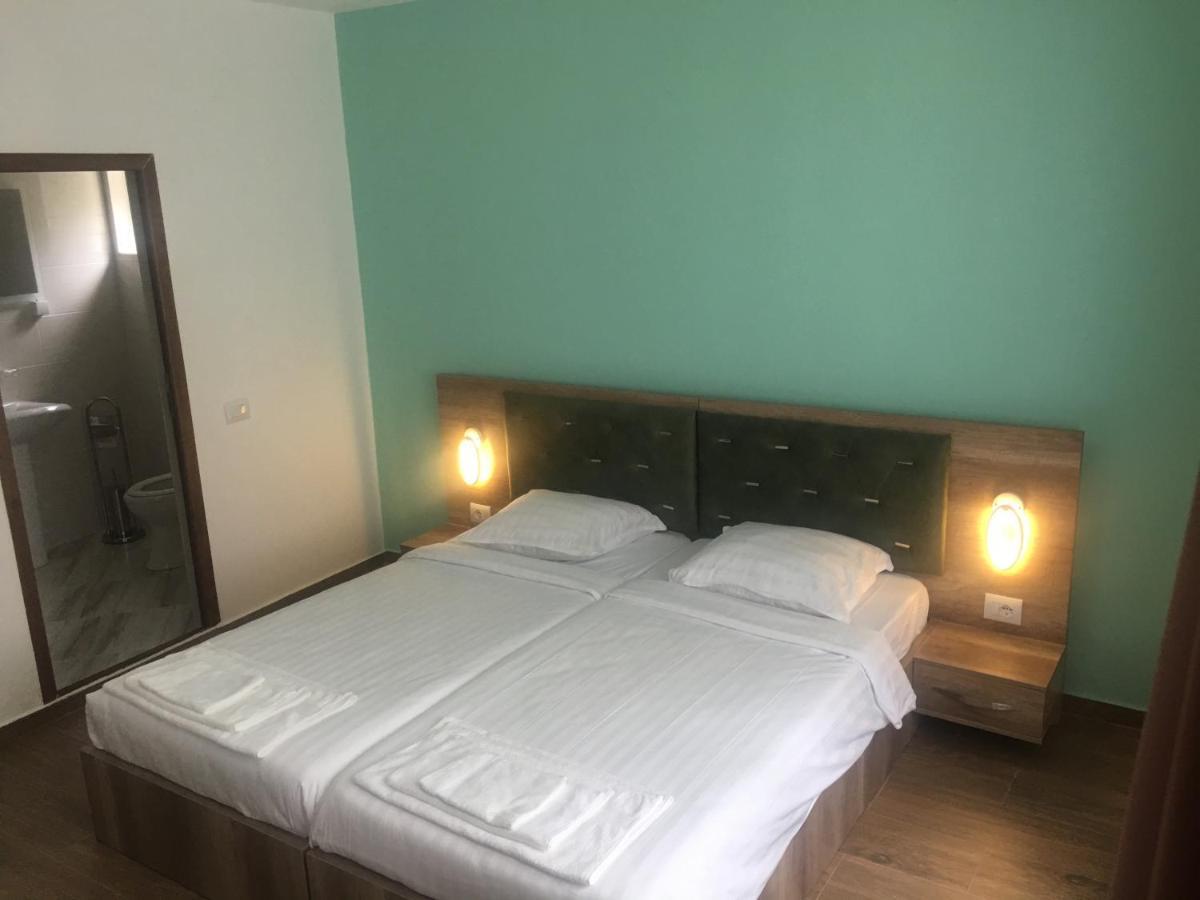 Vila Alexander B&B 瓦勒博内 外观 照片